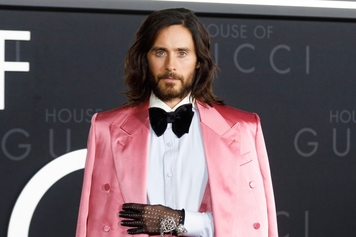 140a6dbb-fea4-45f2-b96a-0f6aa429cd9b-AP_LA_Premiere_of__House_of_Gucci_ Jared Leto