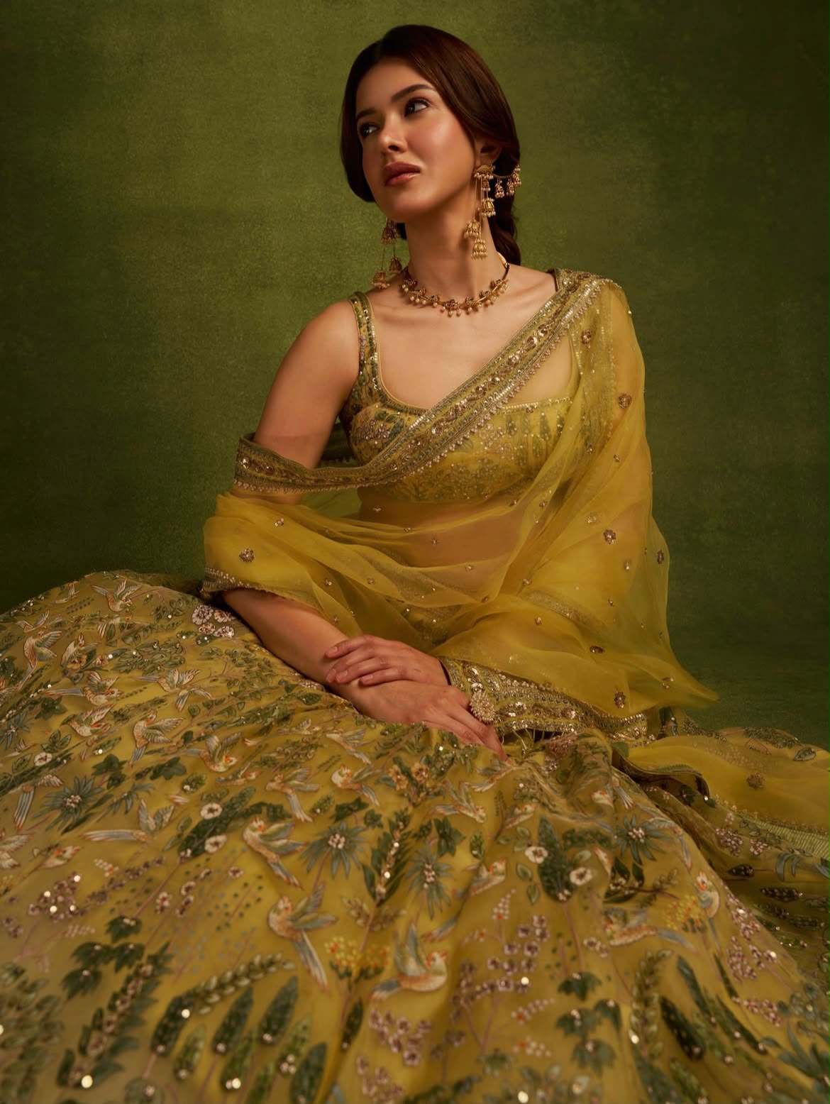 Sawan Style Inspo: Shanaya Kapoor, Sanskruti Jayana, Ishita Raj and more Making Green Ethnic Wear Look Gorgeous